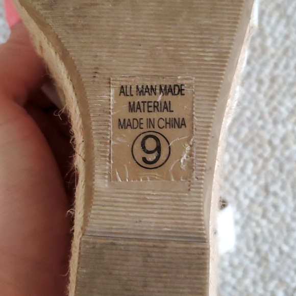 (3/$40)Wedges - Picture 4 of 4